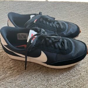 Nike Daybreak Sneaker